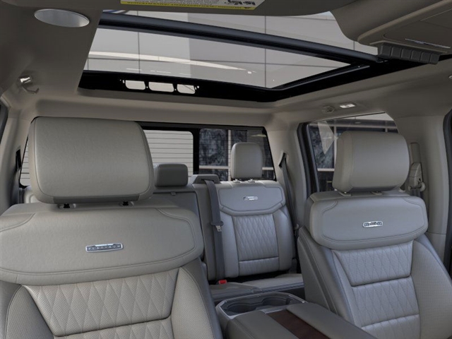 2025 Ford F-350 Super Duty PLATINUM 4WD CREW CAB 8