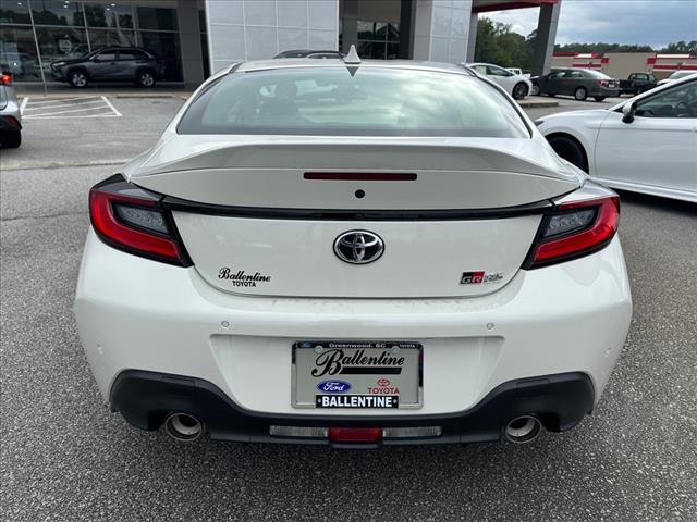 2025 Toyota GR86 Premium
