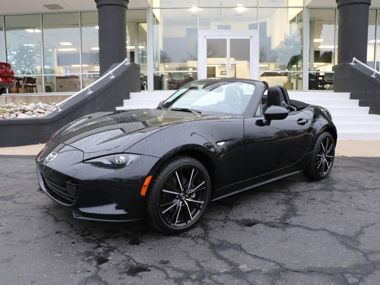 Jet Black Mica (41w) 2025 Mazda MX-5 Miata Grand Touring RWD Convertible Rear-Wheel Drive 6-Speed Automatic