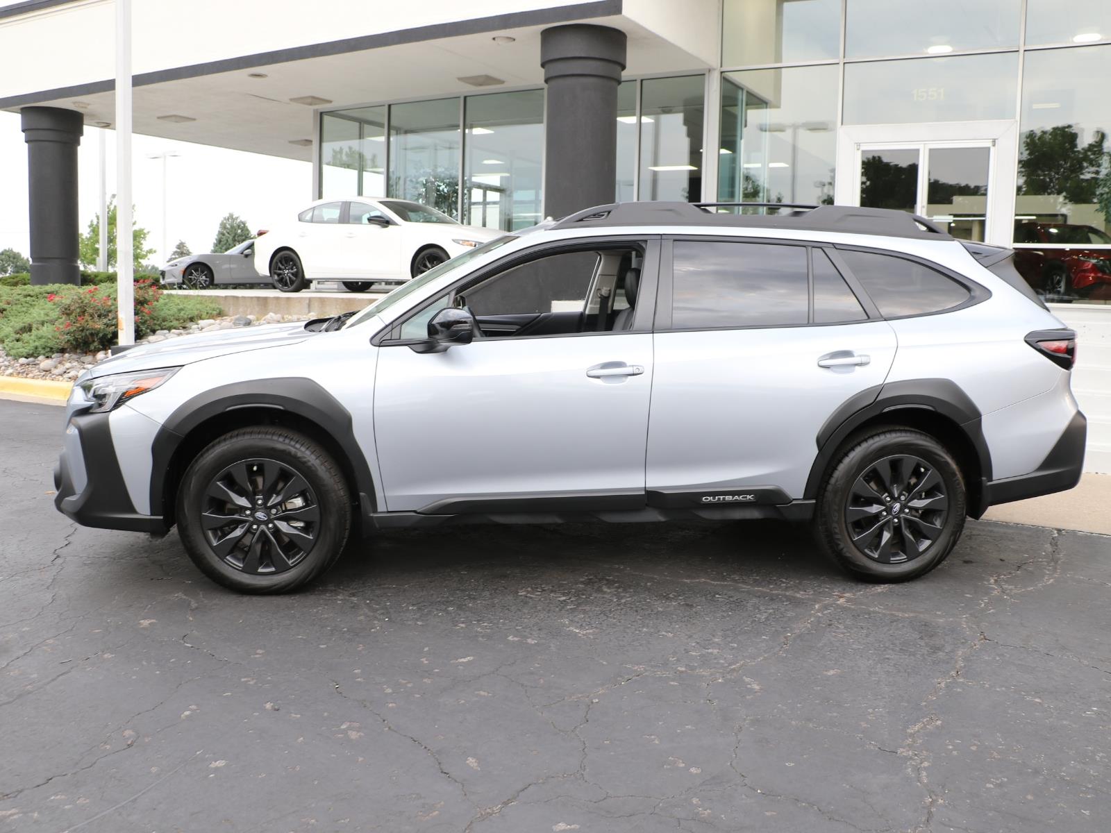 View vehicle photo 2