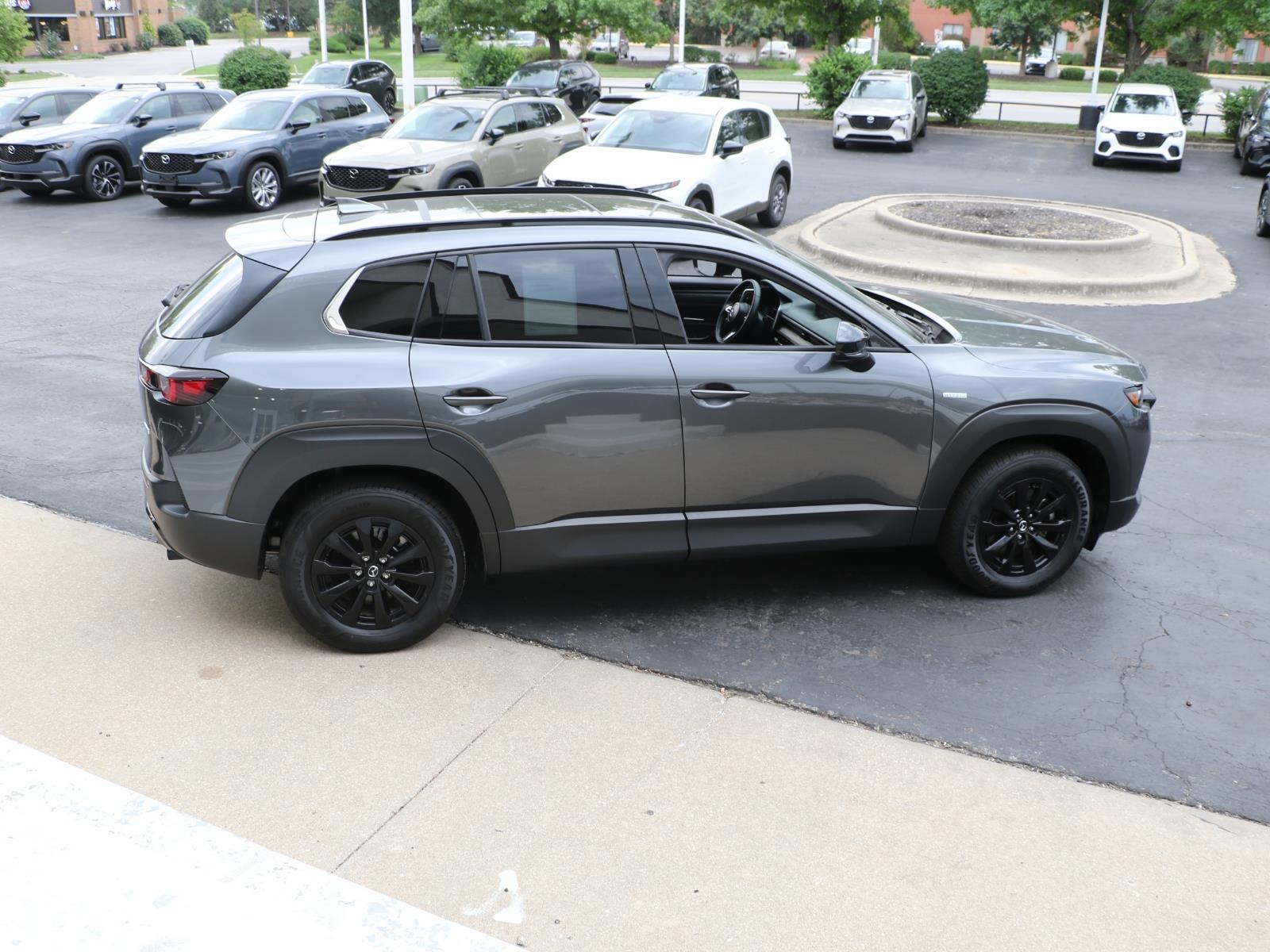 View vehicle photo 5