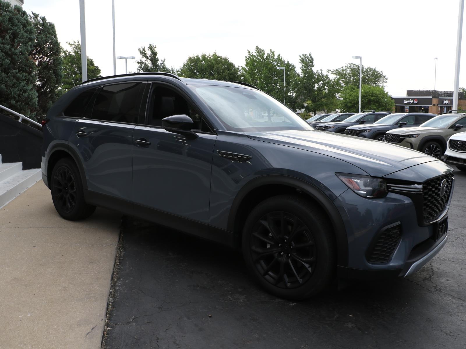 View vehicle photo 6