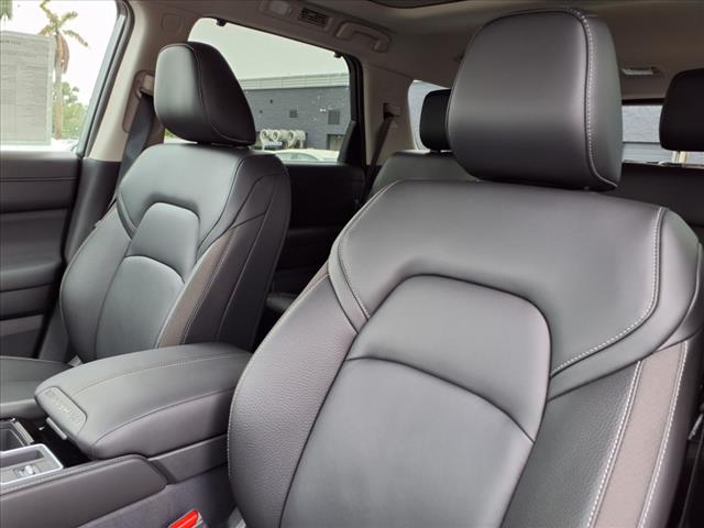 2025 Nissan Pathfinder SL