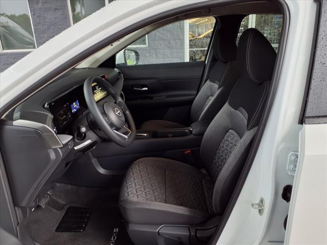 2025 Nissan Kicks SV