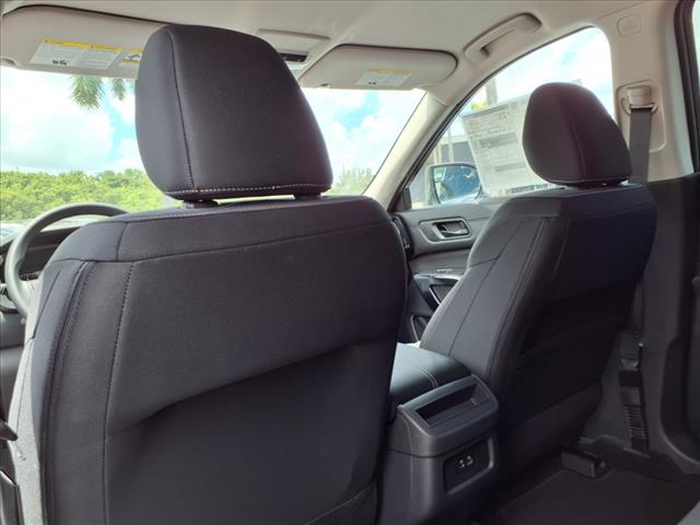 2025 Nissan Pathfinder S