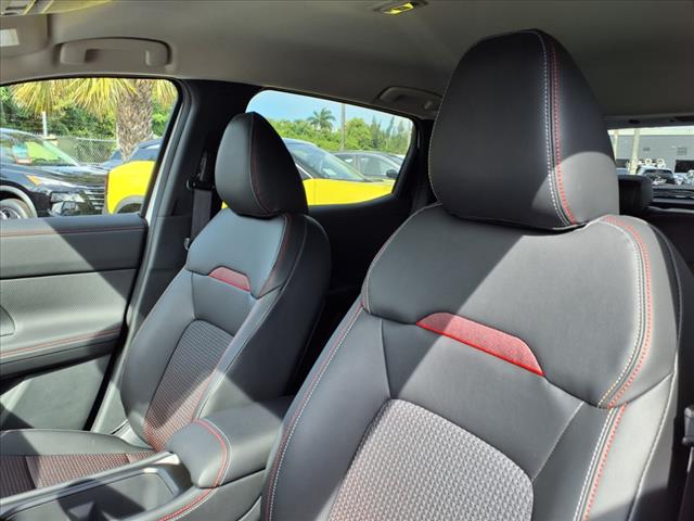 2025 Nissan Kicks SR