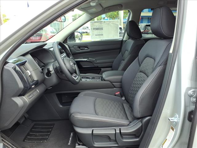 2025 Nissan Pathfinder S