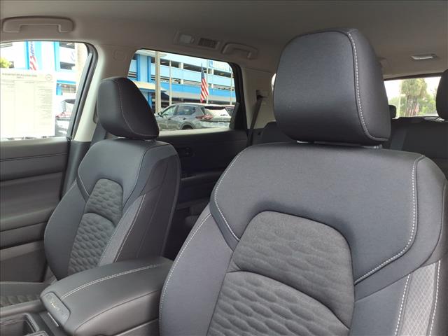 2025 Nissan Pathfinder S