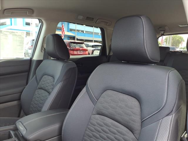 2025 Nissan Pathfinder S