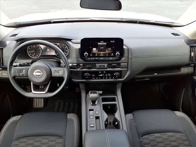 2025 Nissan Pathfinder S