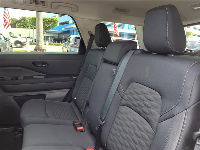 2025 Nissan Pathfinder S