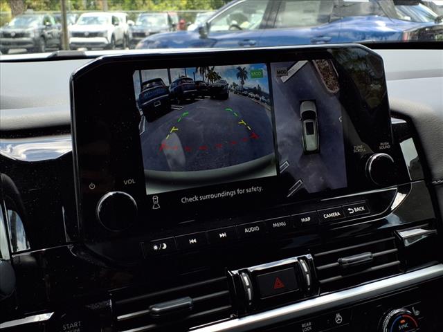 2025 Nissan Pathfinder SL
