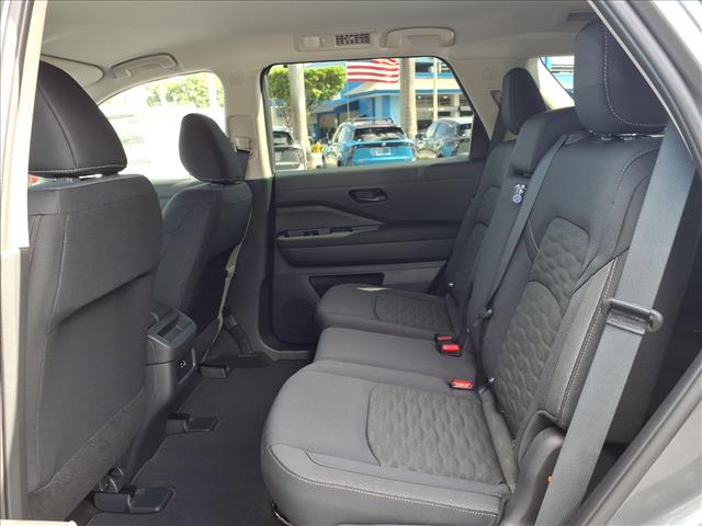 2025 Nissan Pathfinder S