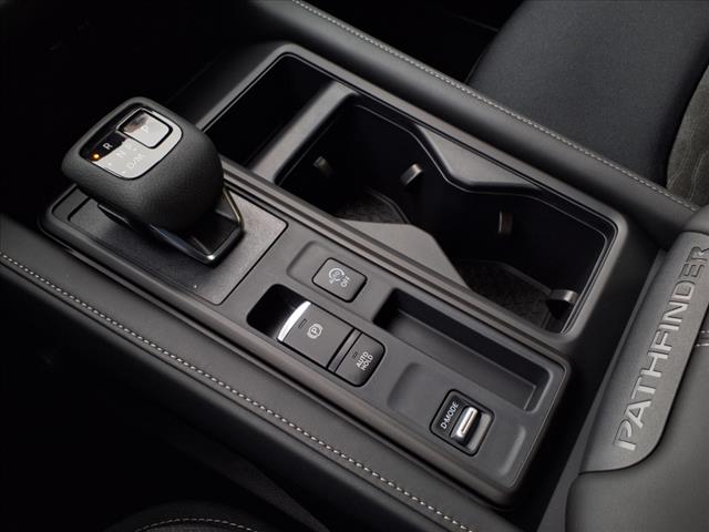 2025 Nissan Pathfinder S
