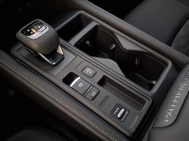 2025 Nissan Pathfinder S