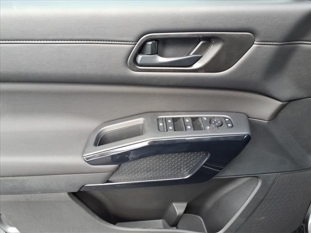 2025 Nissan Pathfinder S