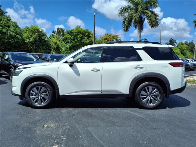 2025 Nissan Pathfinder SV