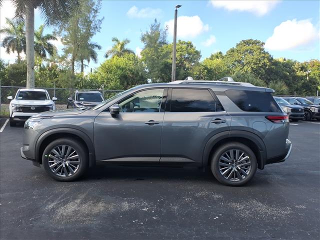 2025 Nissan Pathfinder SL