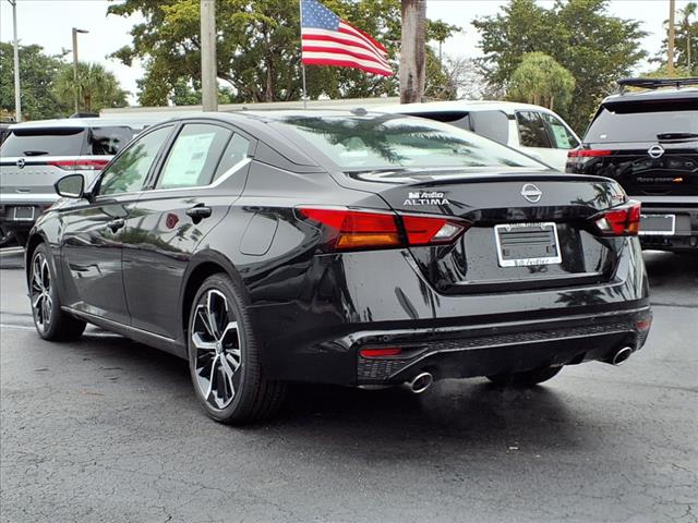 2025 Nissan Altima SR