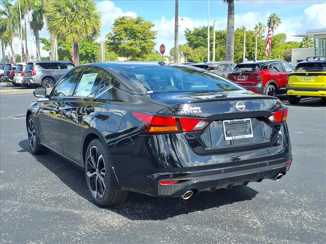 2025 Nissan Altima SR