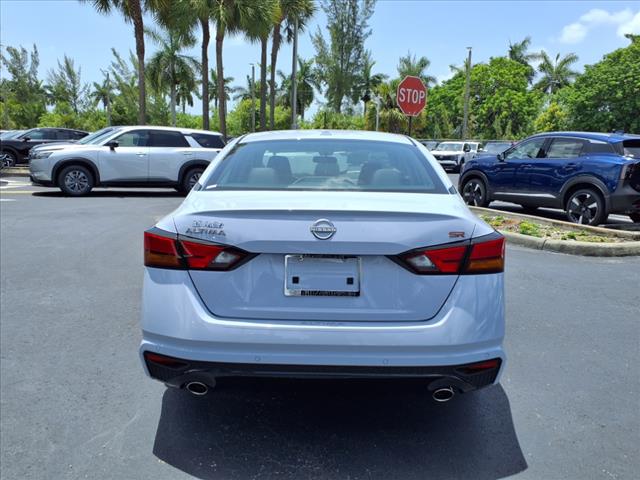 2025 Nissan Altima SR