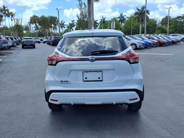 2023 Nissan Kicks S
