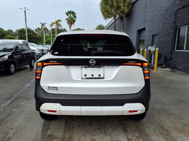 2025 Nissan Kicks SV
