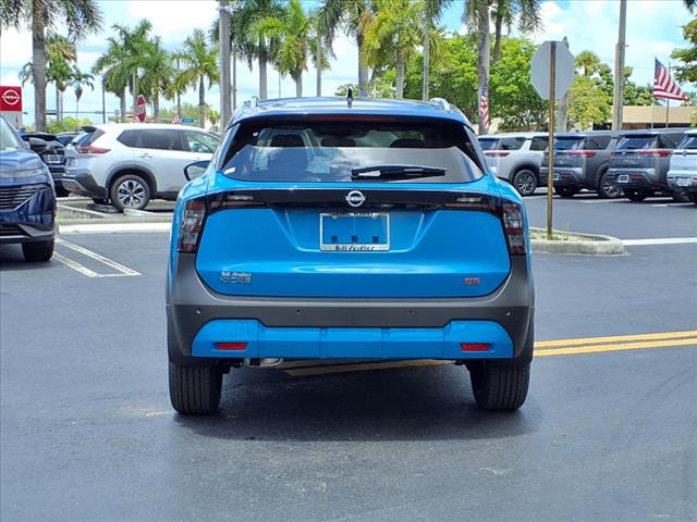 2025 Nissan Kicks SR