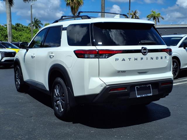 2025 Nissan Pathfinder SV