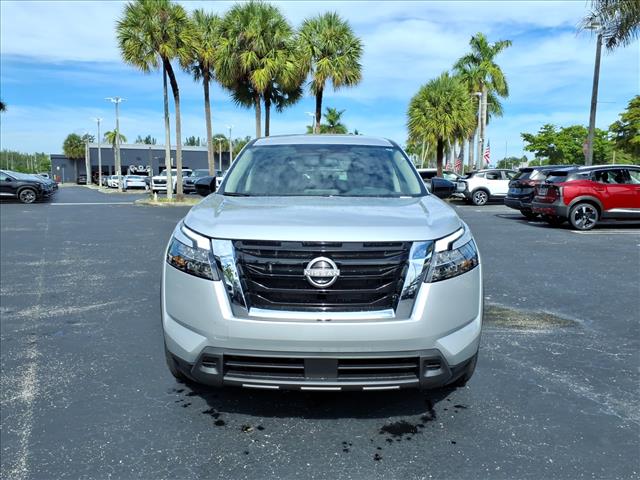 2025 Nissan Pathfinder S