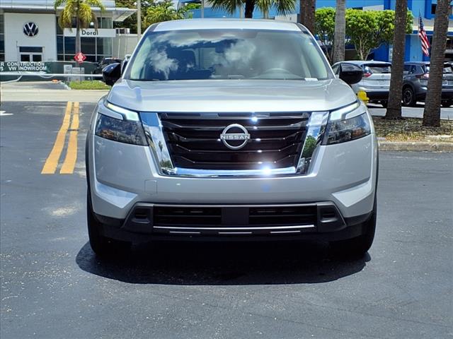 2025 Nissan Pathfinder S