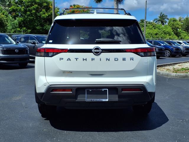2025 Nissan Pathfinder SV