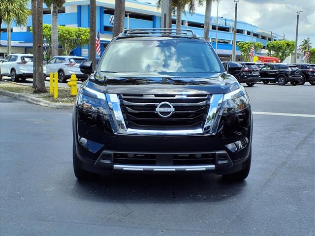 2025 Nissan Pathfinder SL