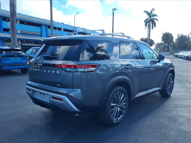 2025 Nissan Pathfinder SL