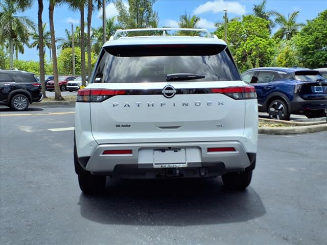 2025 Nissan Pathfinder SL