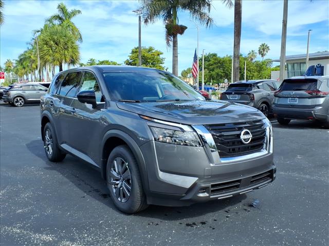 2025 Nissan Pathfinder S