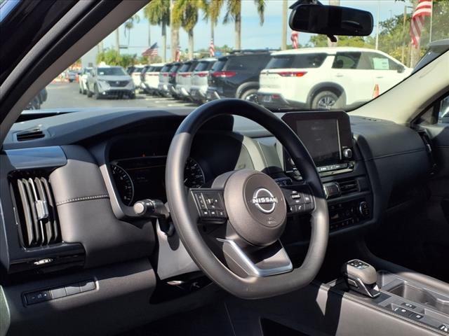 2025 Nissan Pathfinder S