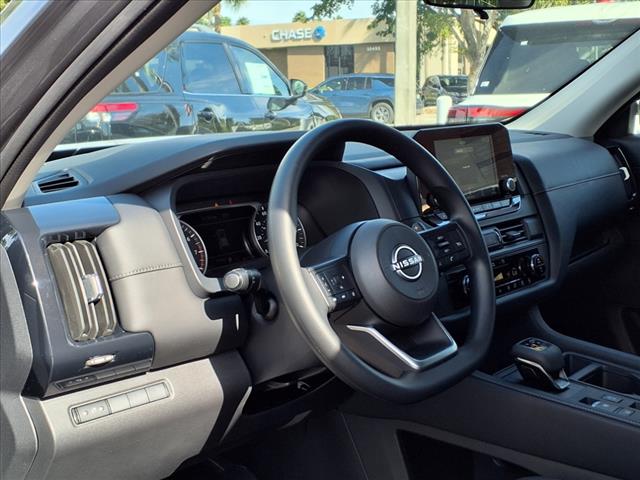 2025 Nissan Pathfinder S
