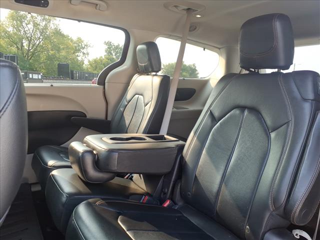 2017 Chrysler Pacifica Touring L