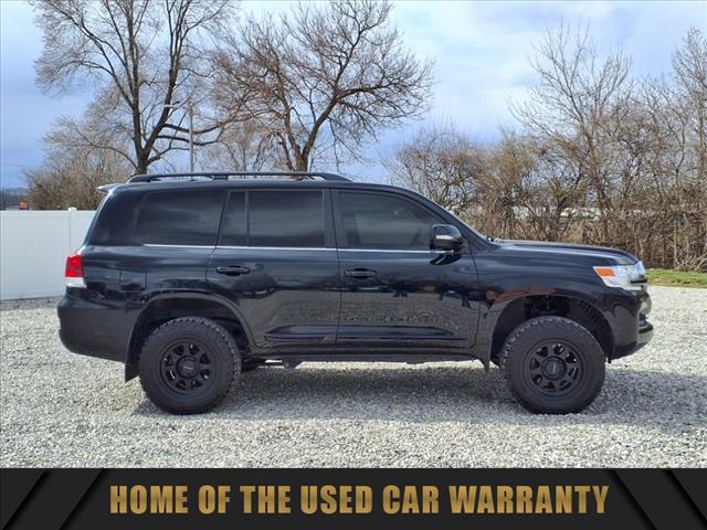 2017 Toyota Land Cruiser Base