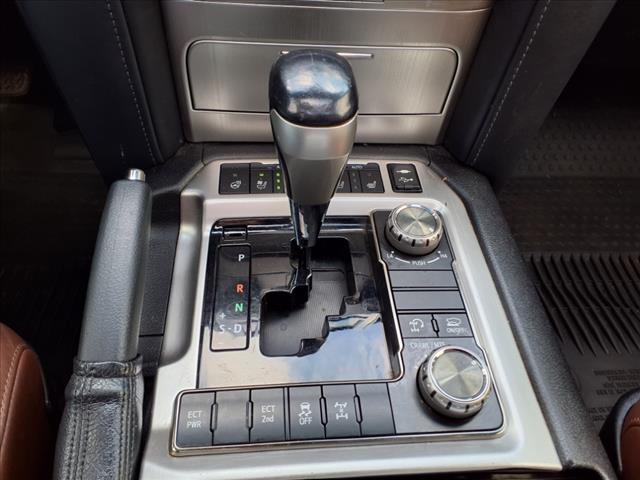 2017 Toyota Land Cruiser Base