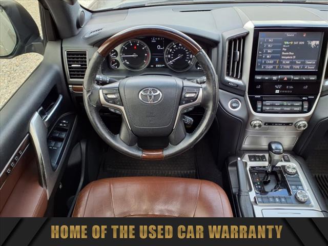 2017 Toyota Land Cruiser Base