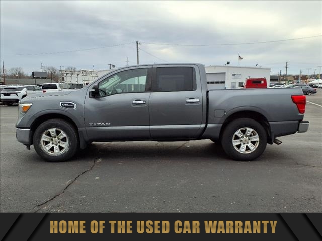 2017 Nissan Titan SV