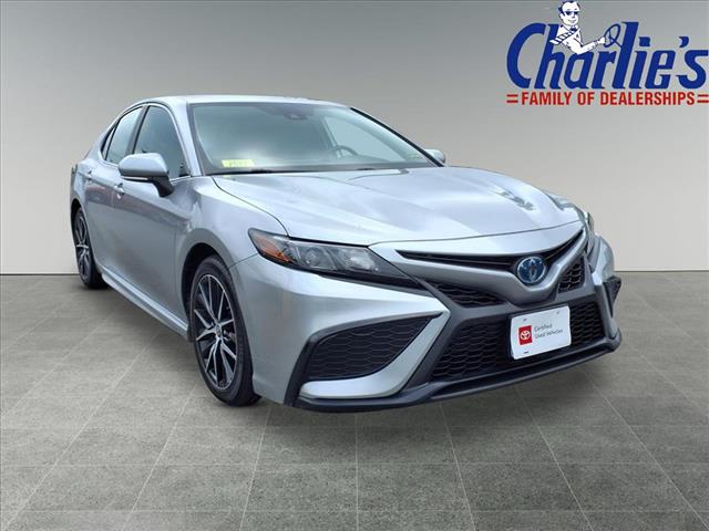2022 Toyota Camry Hybrid SE