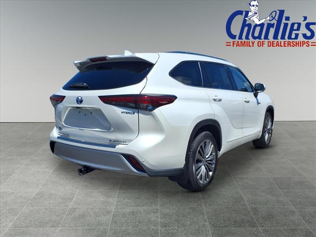 2021 Toyota Highlander Hybrid Platinum