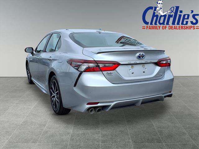 2022 Toyota Camry Hybrid SE