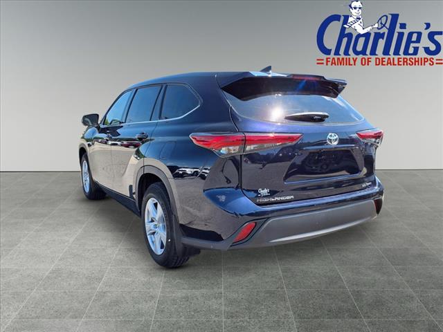 2022 Toyota Highlander LE