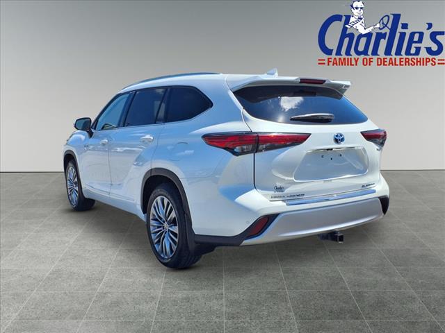 2021 Toyota Highlander Hybrid Platinum
