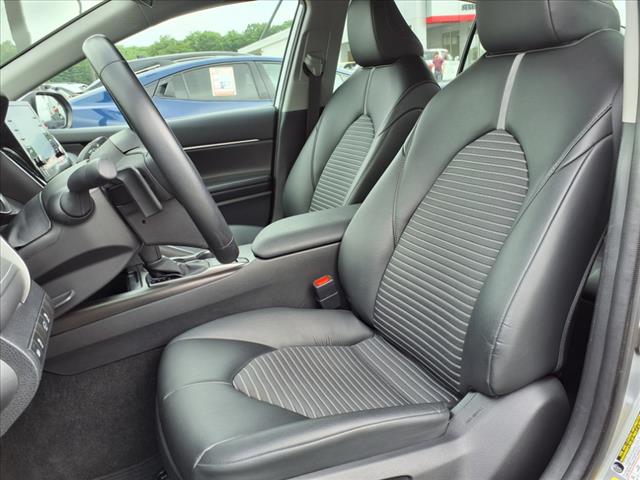 2022 Toyota Camry Hybrid SE