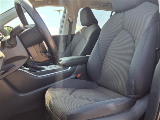 2022 Toyota Highlander LE